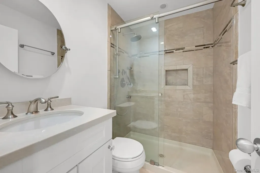 40 Dune Road Hampton Bays NY 11946