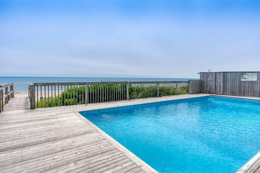 40 Dune Road Hampton Bays NY 11946