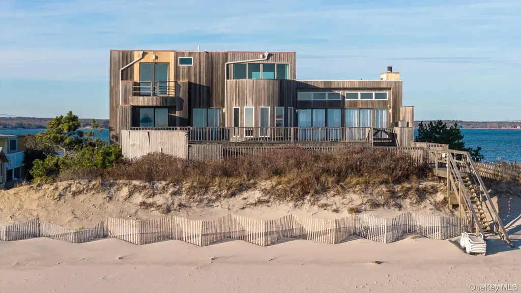 40 Dune Road Hampton Bays NY 11946