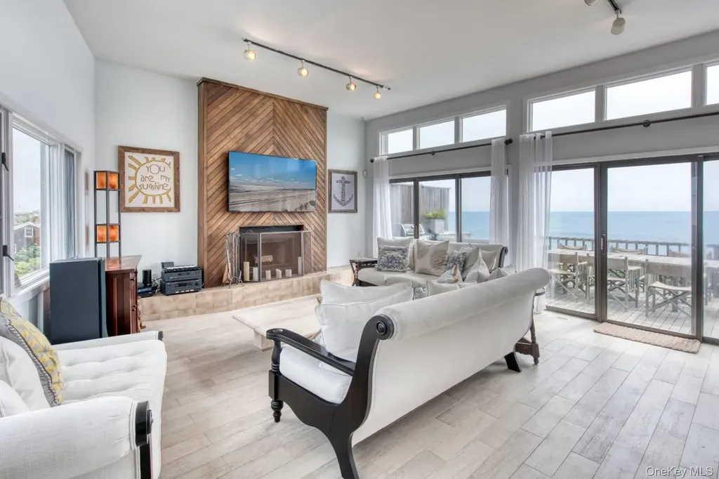 40 Dune Road Hampton Bays NY 11946