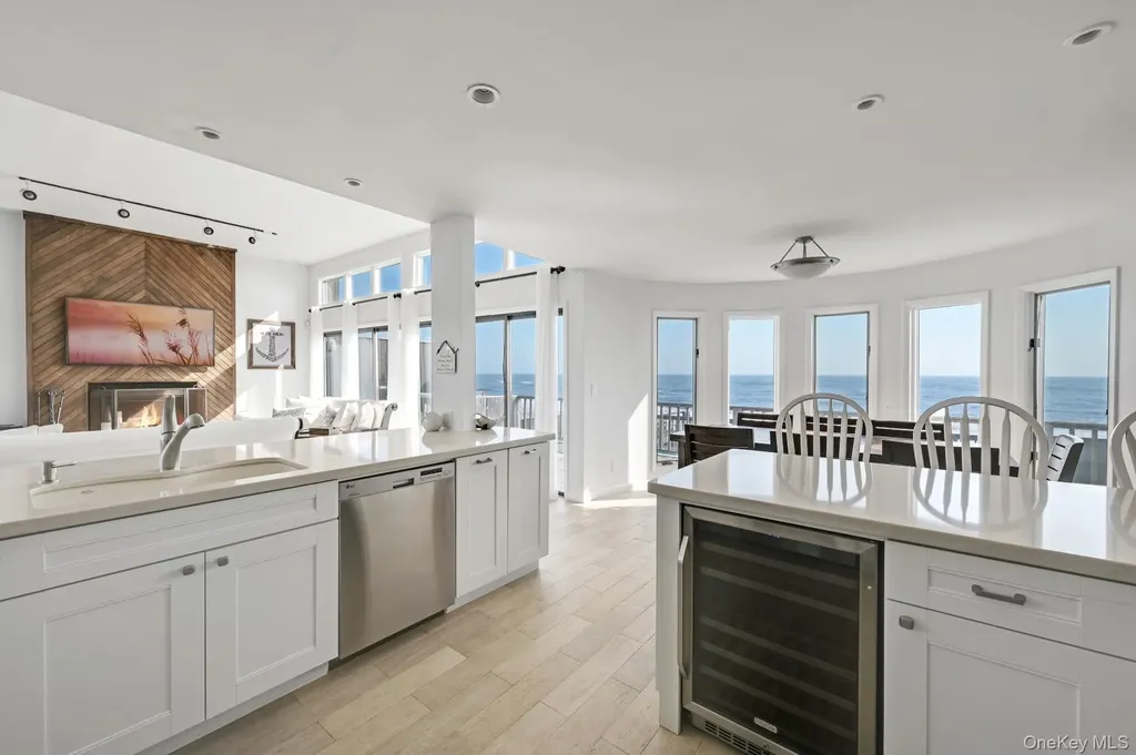 40 Dune Road Hampton Bays NY 11946