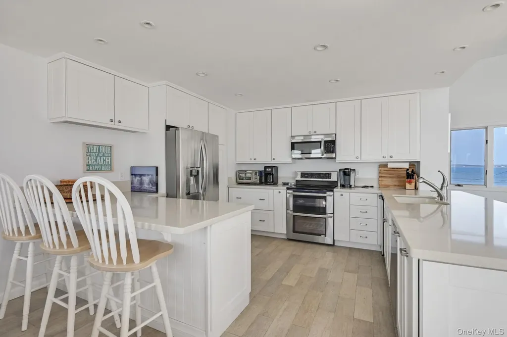 40 Dune Road Hampton Bays NY 11946