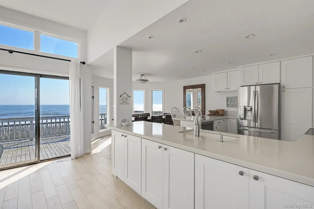 40 Dune Road Hampton Bays NY 11946