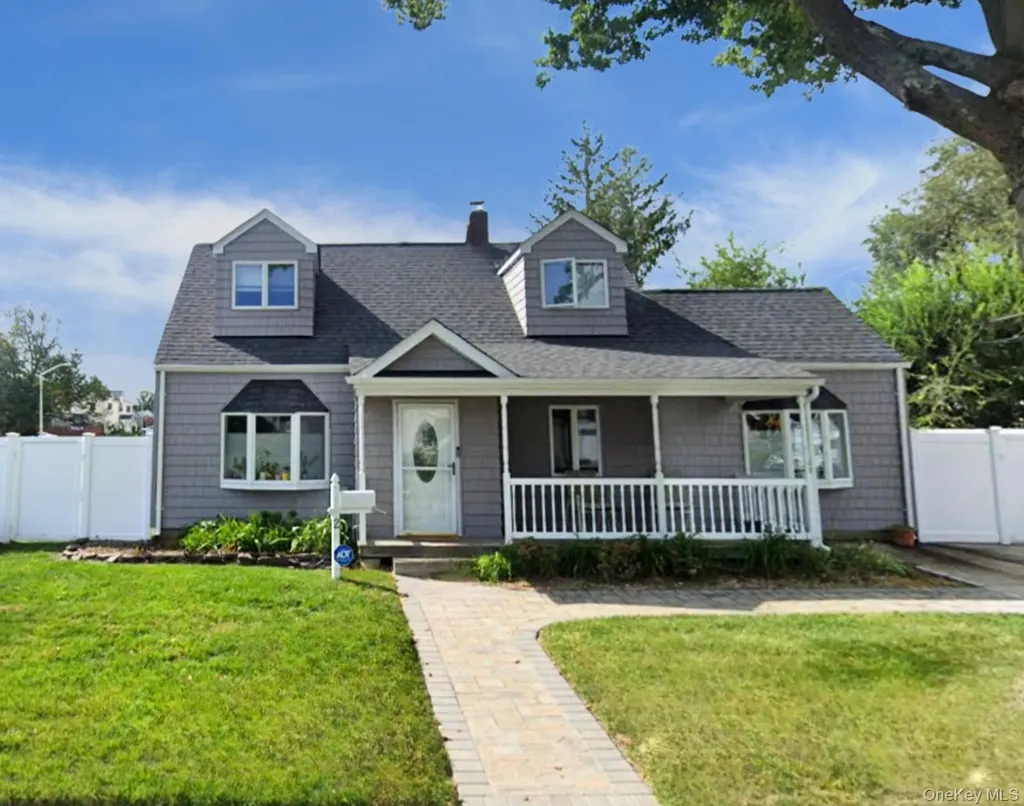 2 Violet Lane Levittown NY 11756