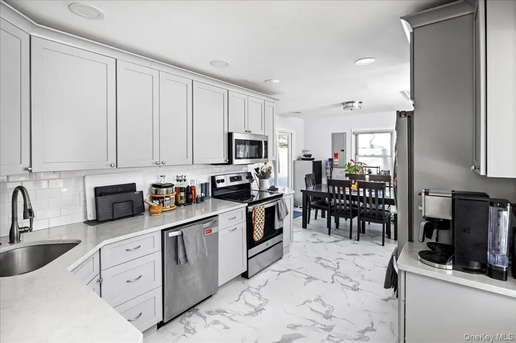 2 Violet Lane Levittown NY 11756