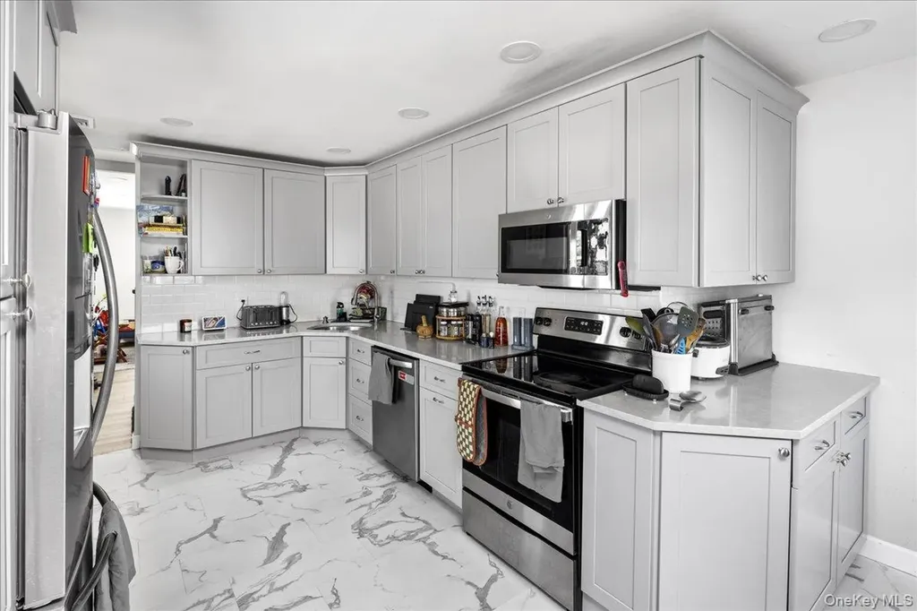 2 Violet Lane Levittown NY 11756