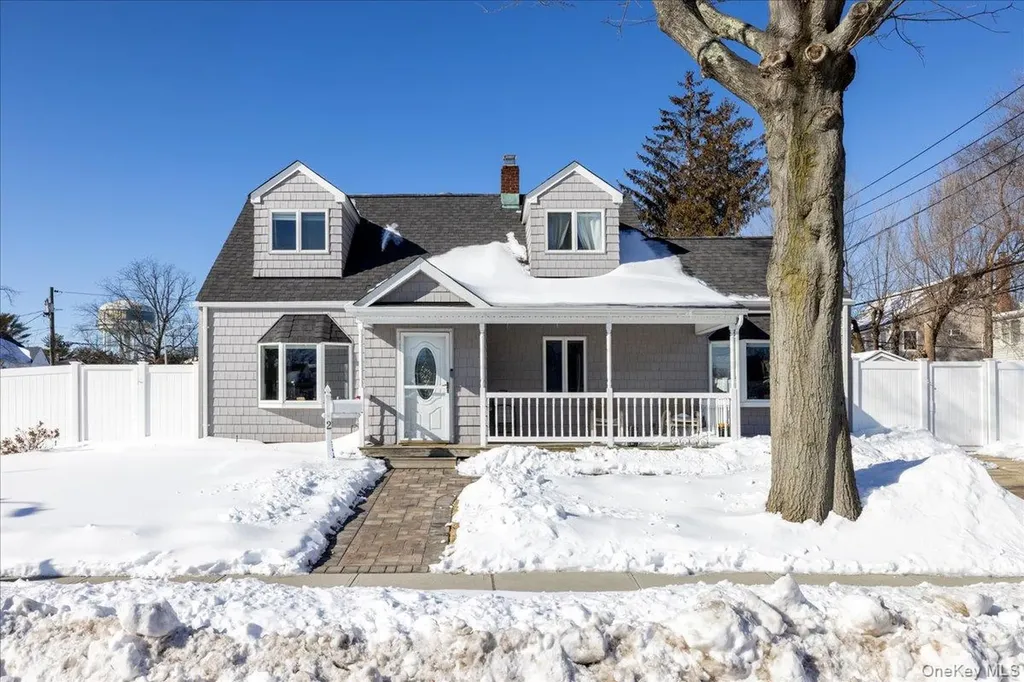 2 Violet Lane Levittown NY 11756
