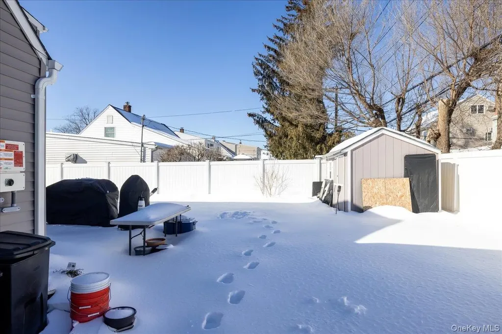 2 Violet Lane Levittown NY 11756