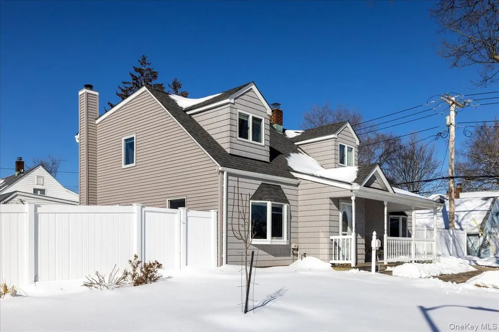 2 Violet Lane Levittown NY 11756