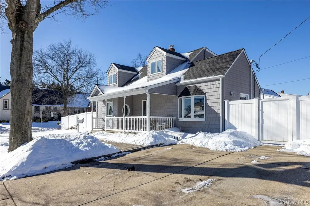 2 Violet Lane Levittown NY 11756