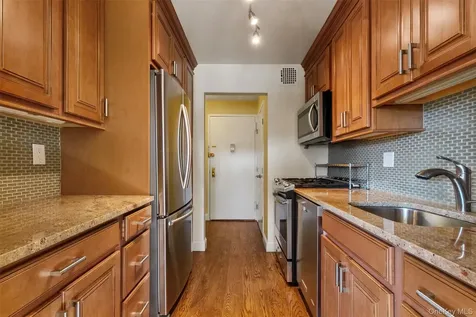 100 Diplomat Drive Mount Kisco NY 10549