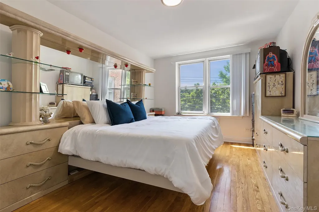 205 E 238th Street Bronx NY 10470