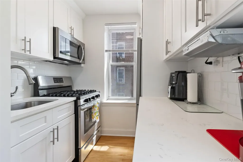 205 E 238th Street Bronx NY 10470