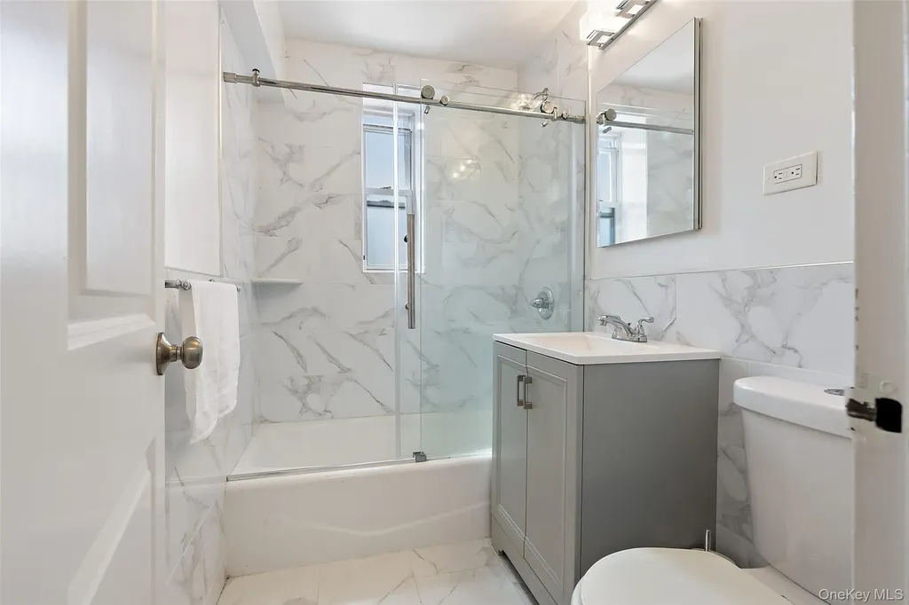 205 E 238th Street Bronx NY 10470