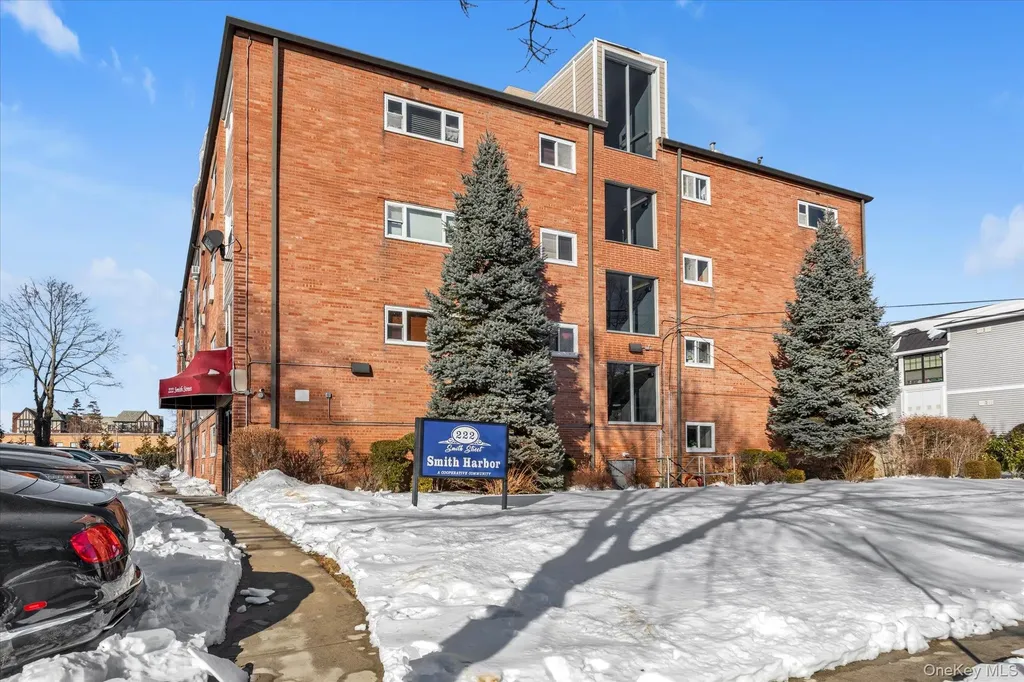 222 Smith Street Freeport NY 11520