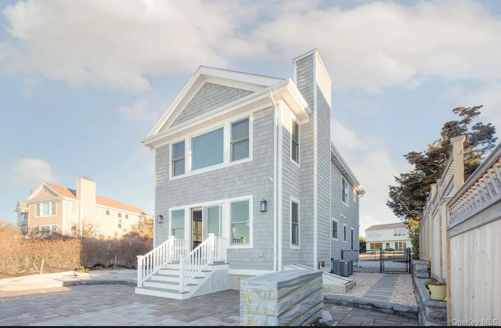 15A Oakhurst Road Hampton Bays NY 11946