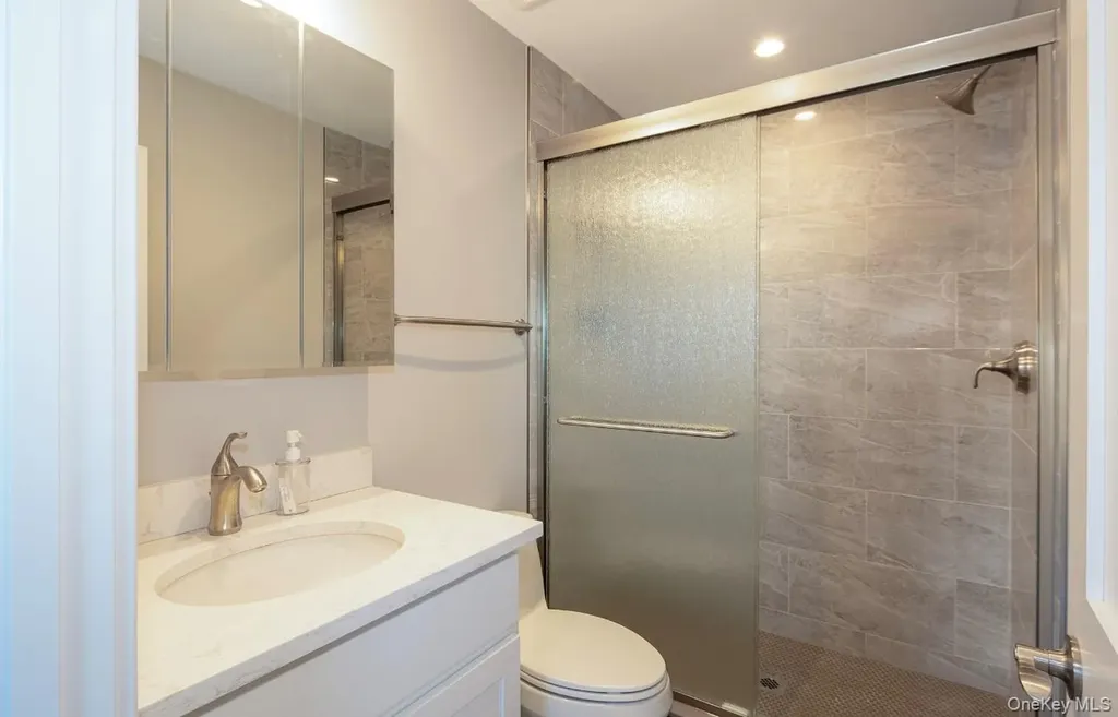 15A Oakhurst Road Hampton Bays NY 11946