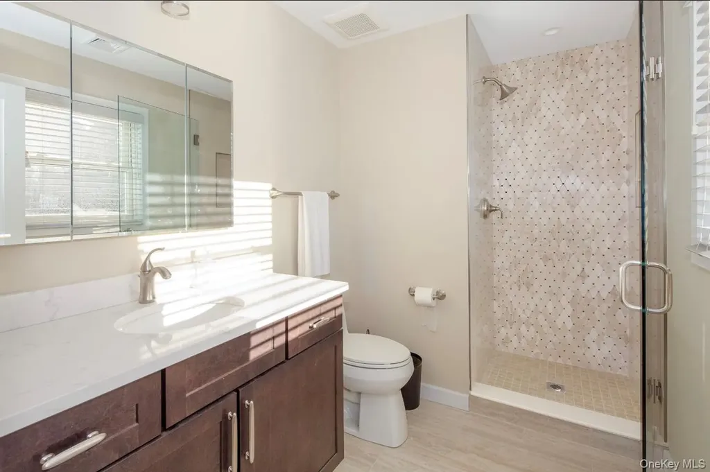 15A Oakhurst Road Hampton Bays NY 11946