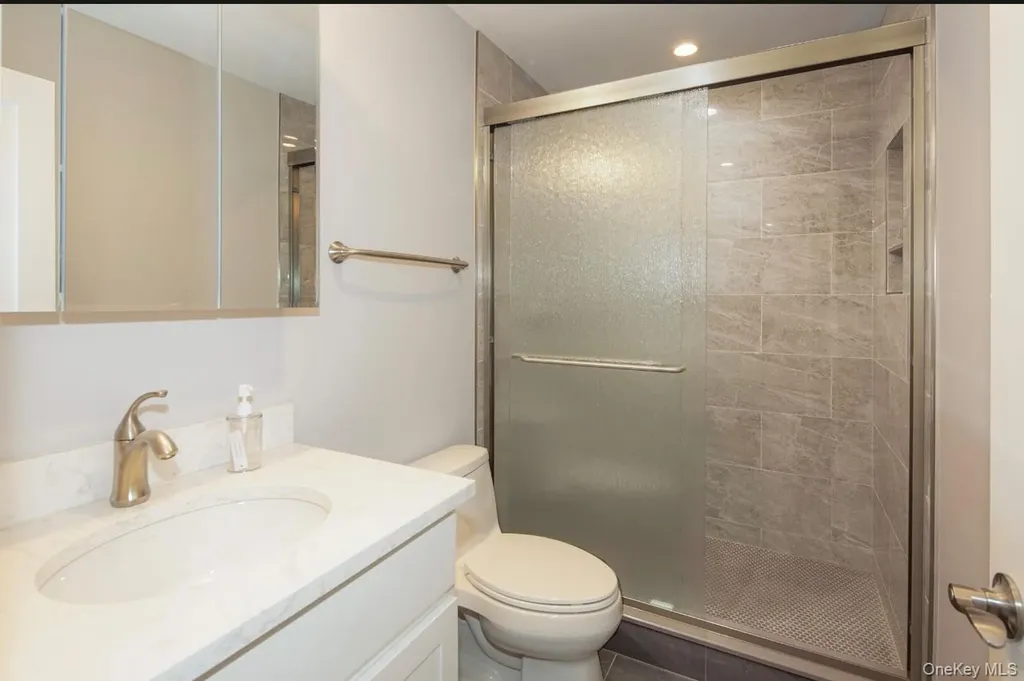 15A Oakhurst Road Hampton Bays NY 11946