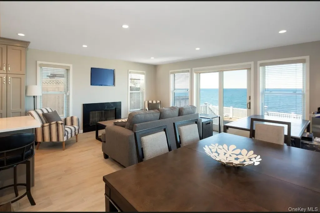 15A Oakhurst Road Hampton Bays NY 11946