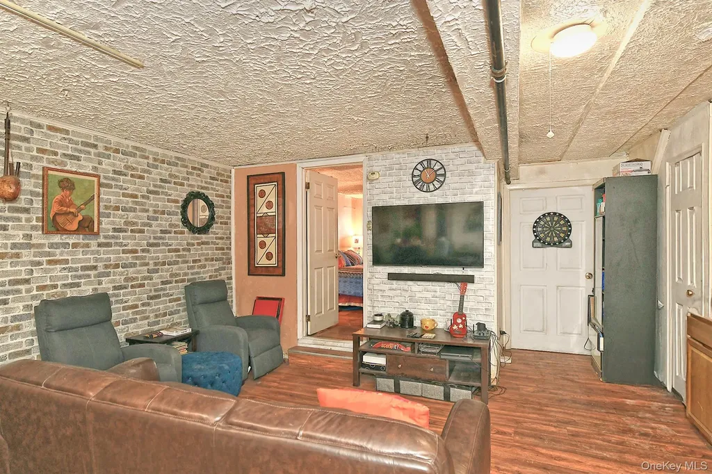 3617 Laconia Avenue Bronx NY 10469