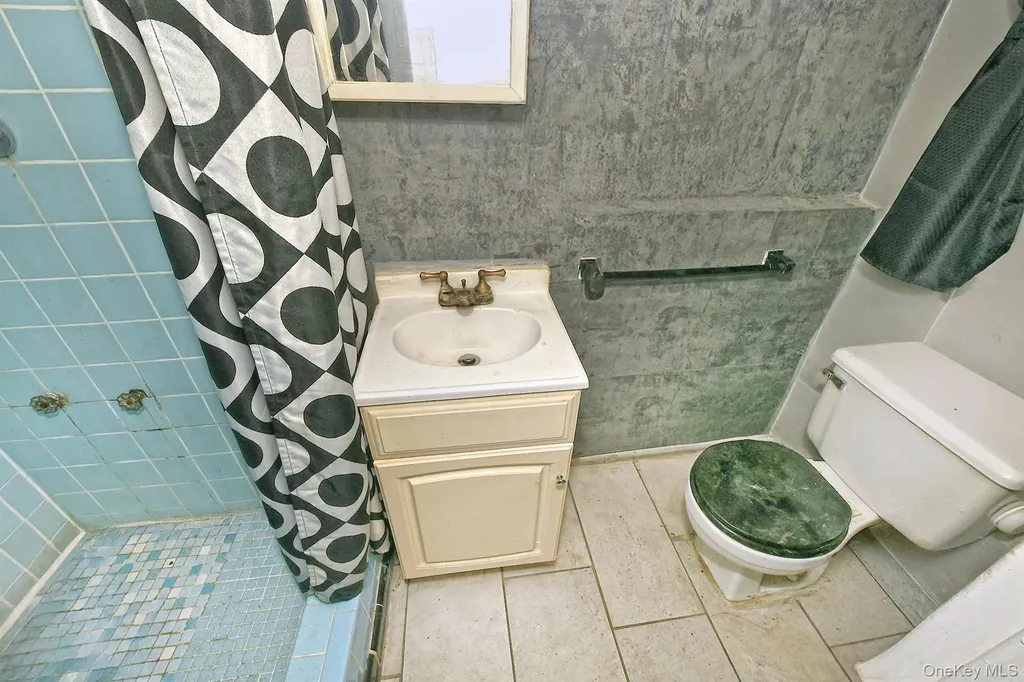 3617 Laconia Avenue Bronx NY 10469