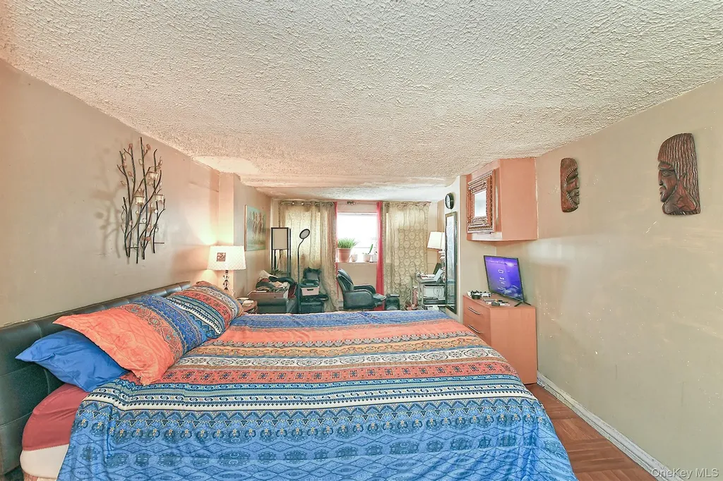3617 Laconia Avenue Bronx NY 10469