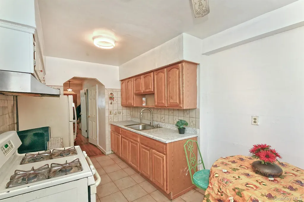 3617 Laconia Avenue Bronx NY 10469