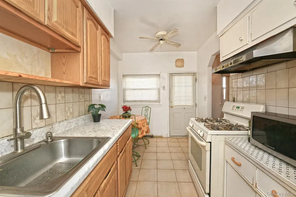 3617 Laconia Avenue Bronx NY 10469