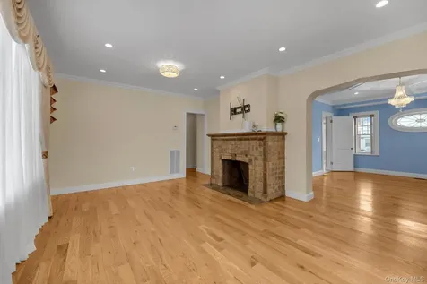109-39 194th Street Saint Albans NY 11412