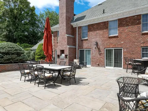 109 Mamaroneck Road Scarsdale NY 10583