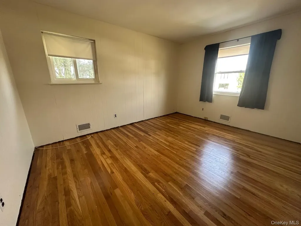 103 Wayne Street Jericho NY 11753