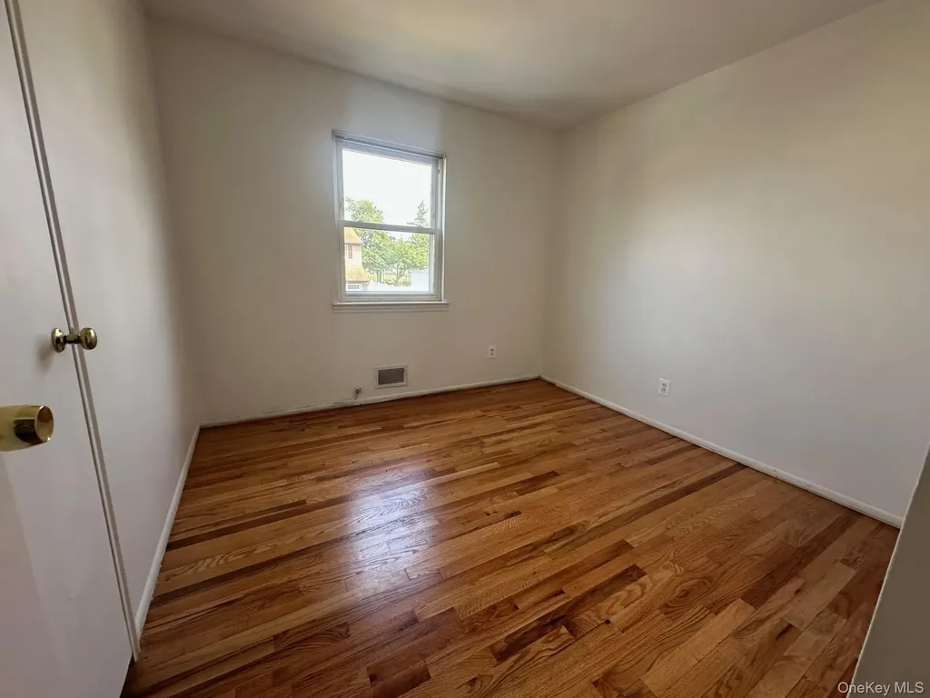 103 Wayne Street Jericho NY 11753