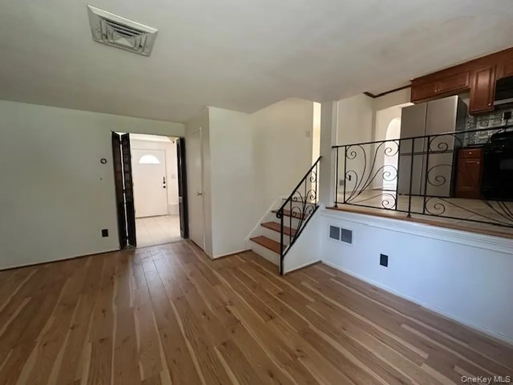 103 Wayne Street Jericho NY 11753