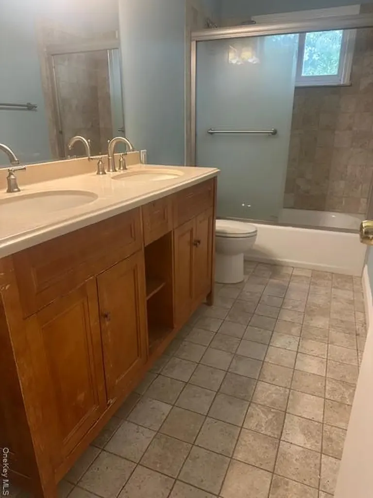 103 Wayne Street Jericho NY 11753