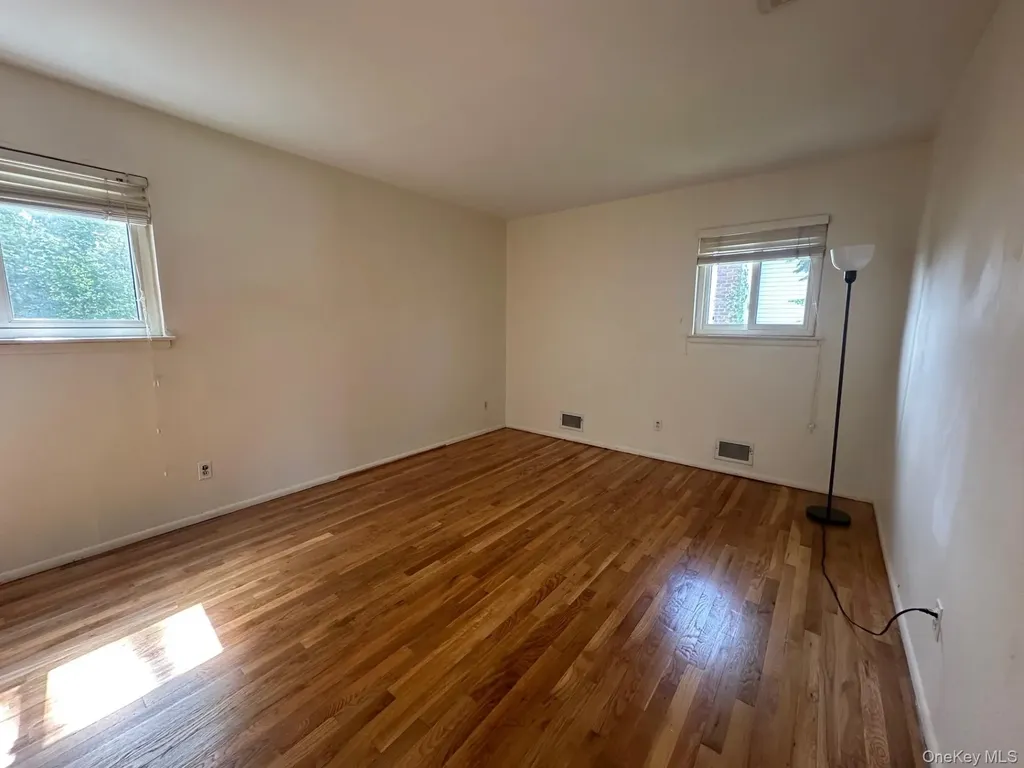103 Wayne Street Jericho NY 11753