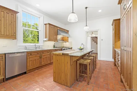 75 Prospect Avenue Larchmont NY 10538