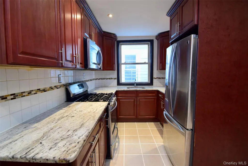 4224 Edson Avenue Bronx NY 10466