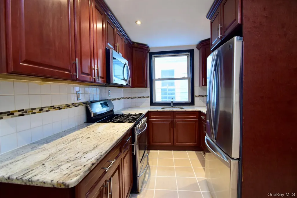 4224 Edson Avenue Bronx NY 10466