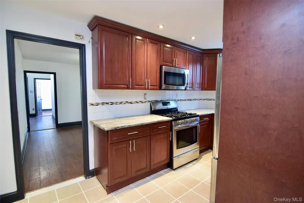 4224 Edson Avenue Bronx NY 10466