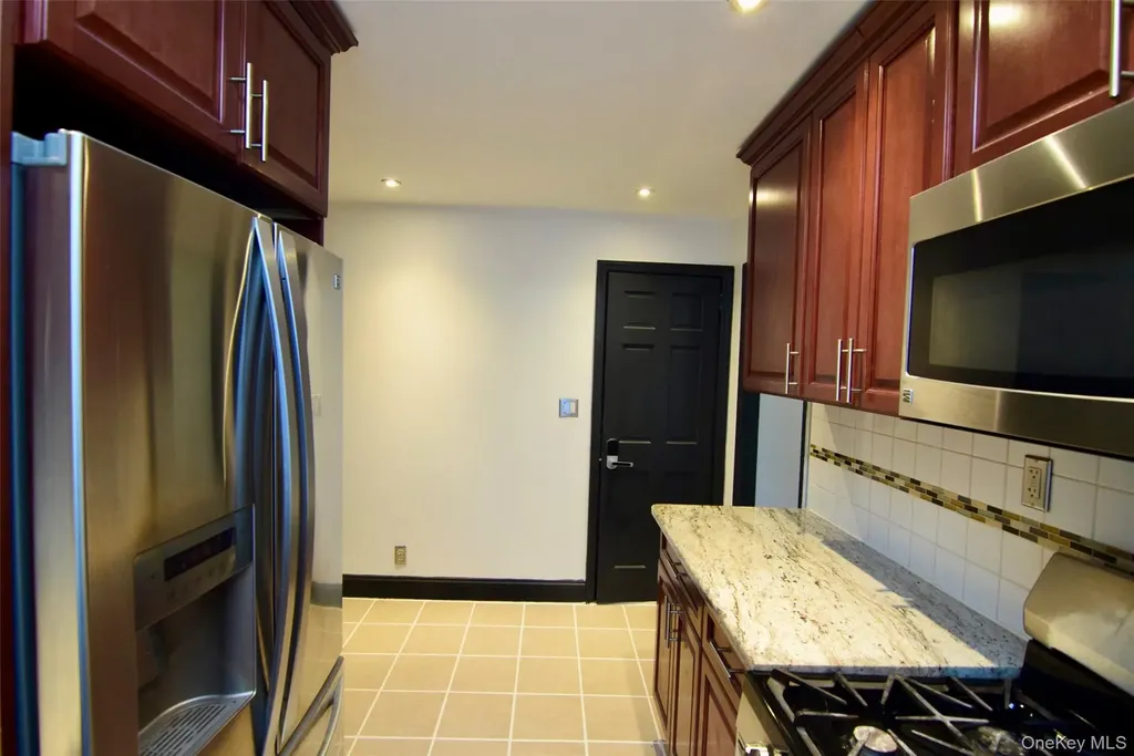 4224 Edson Avenue Bronx NY 10466