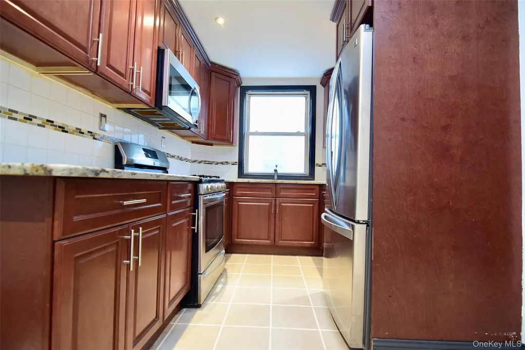 4224 Edson Avenue Bronx NY 10466