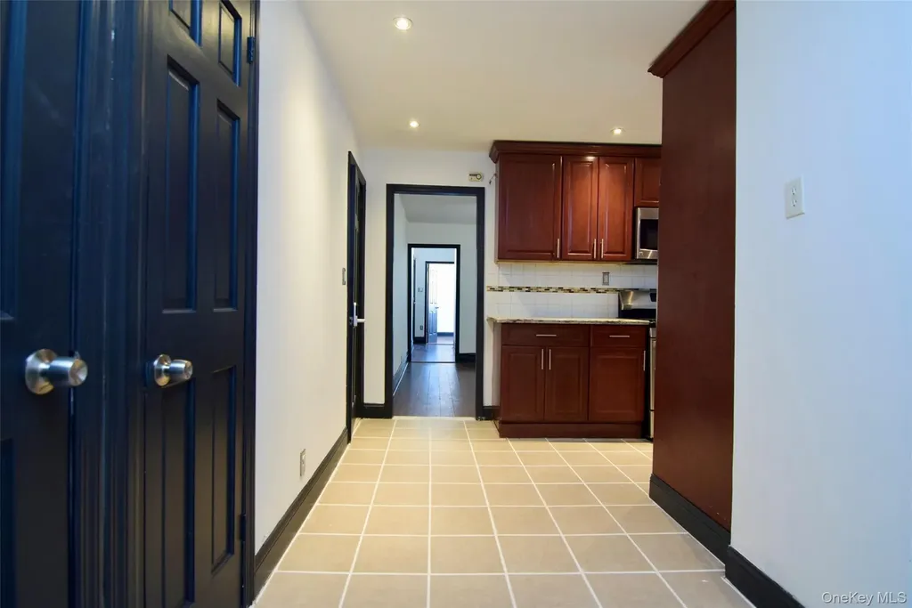 4224 Edson Avenue Bronx NY 10466