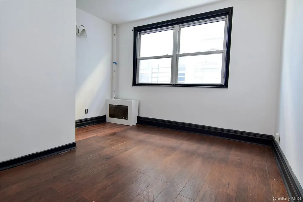 4224 Edson Avenue Bronx NY 10466