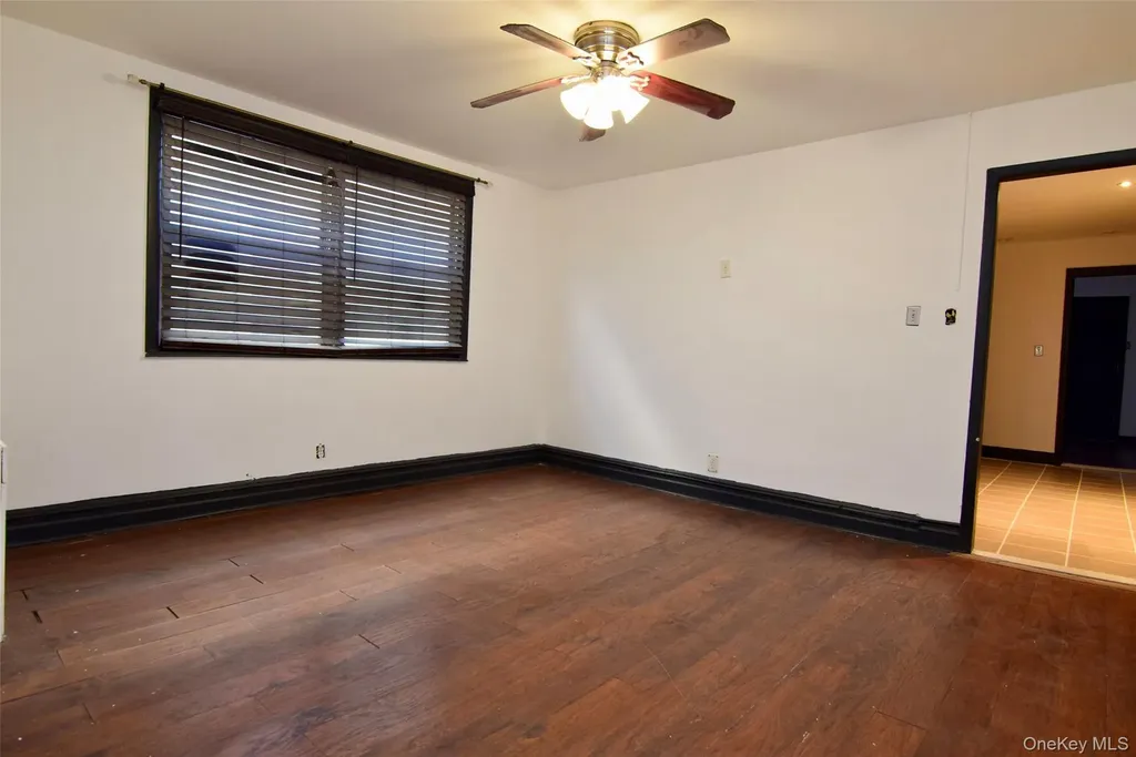 4224 Edson Avenue Bronx NY 10466