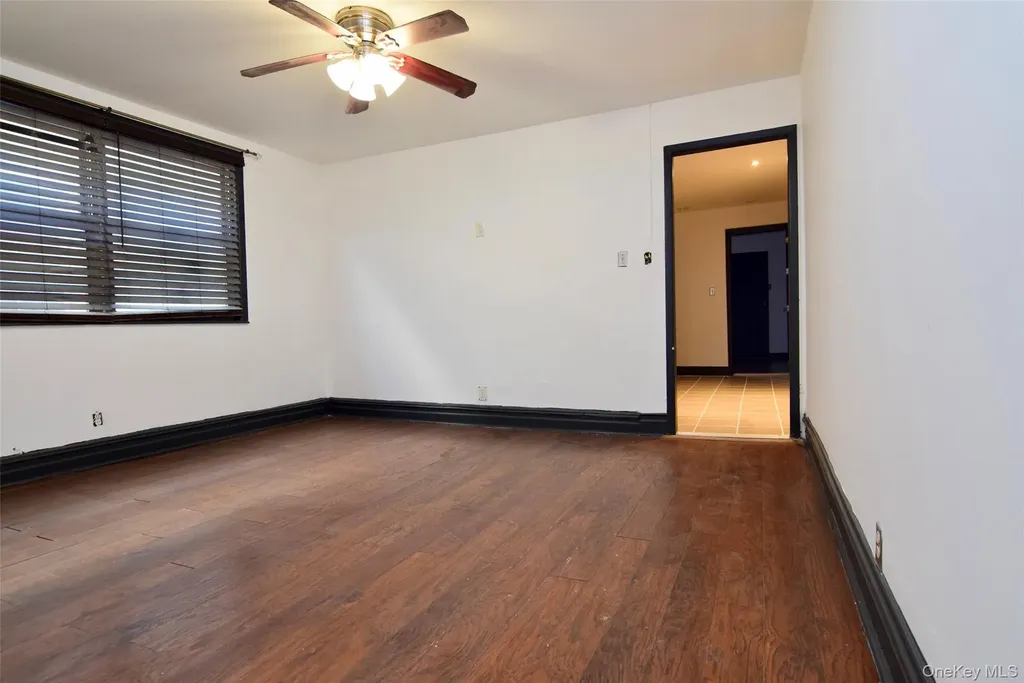 4224 Edson Avenue Bronx NY 10466
