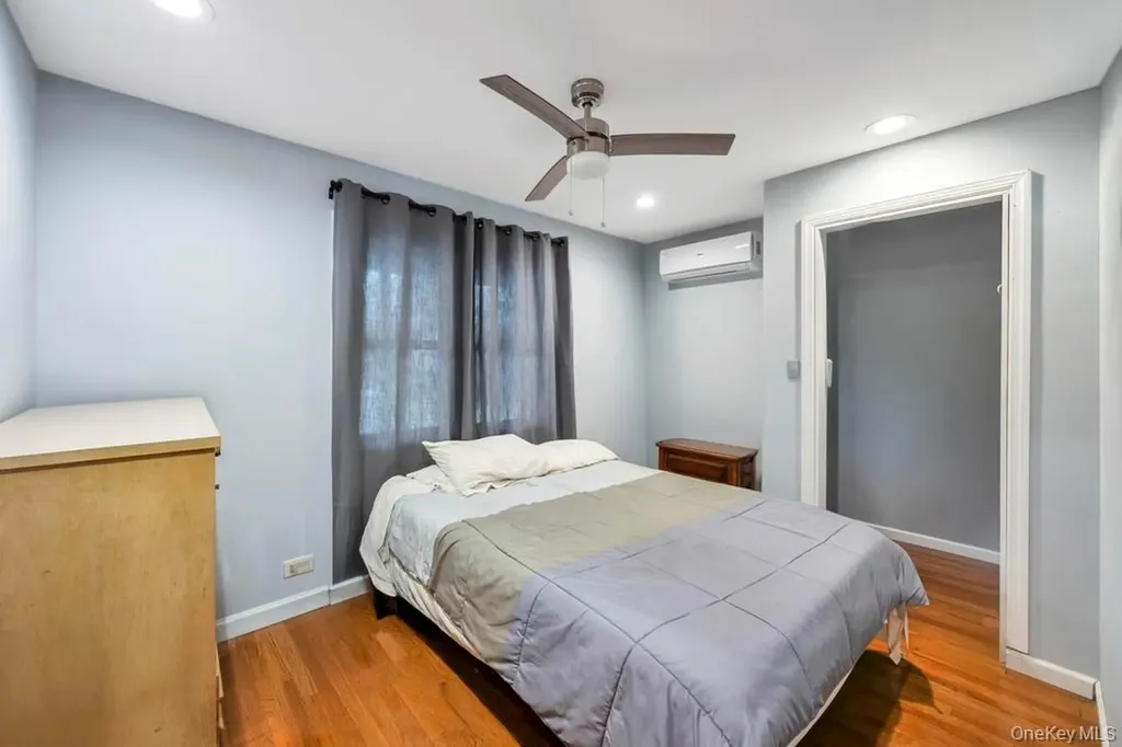 260 Springdale Drive Ronkonkoma NY 11779