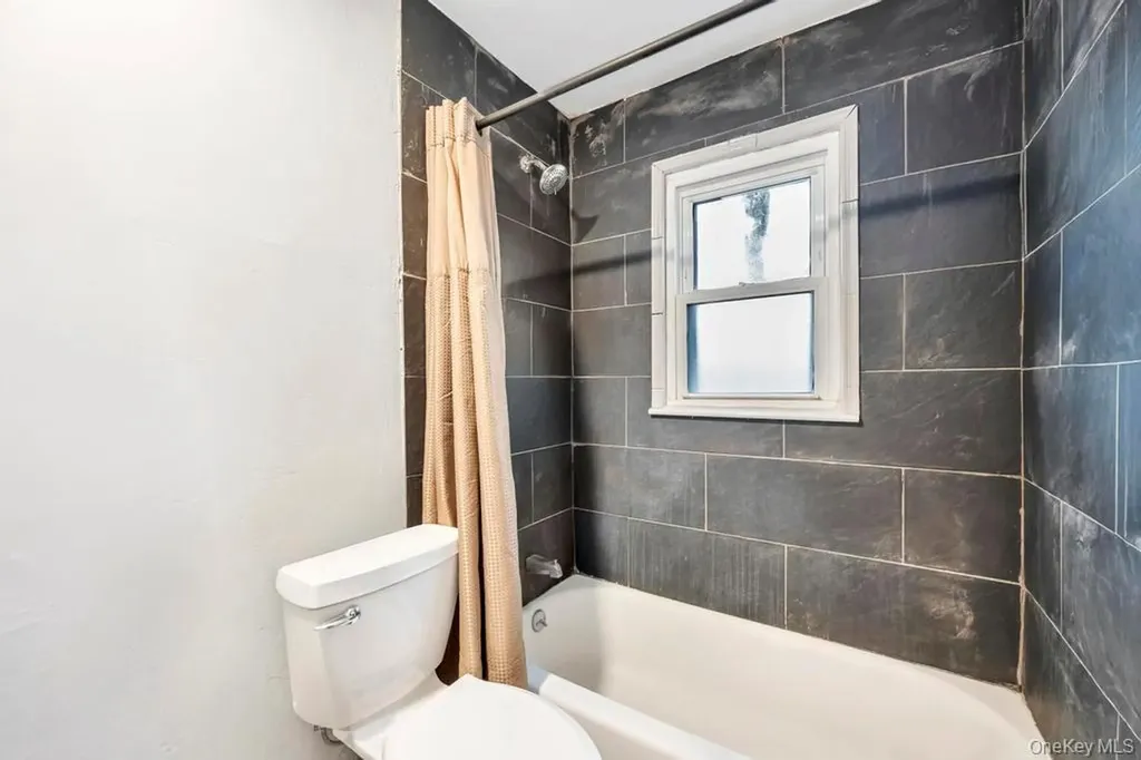 260 Springdale Drive Ronkonkoma NY 11779
