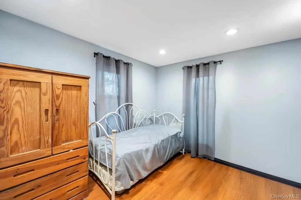 260 Springdale Drive Ronkonkoma NY 11779