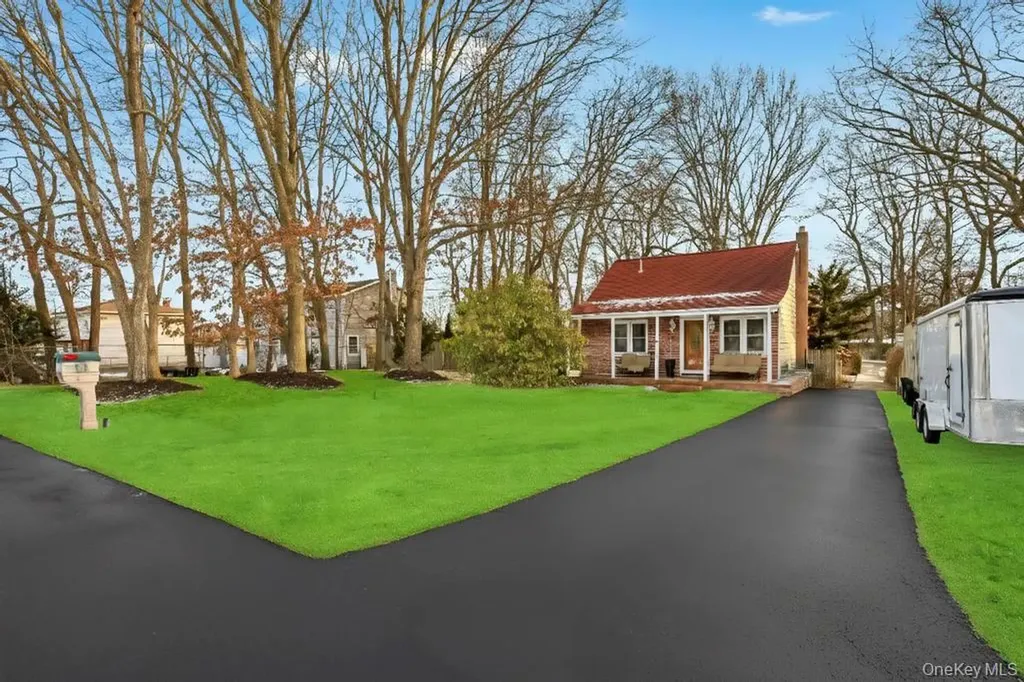 260 Springdale Drive Ronkonkoma NY 11779